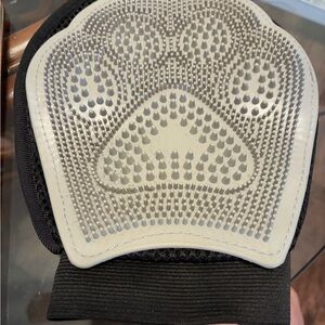 New 2-sided Pet Grooming Mitt with Paw Design